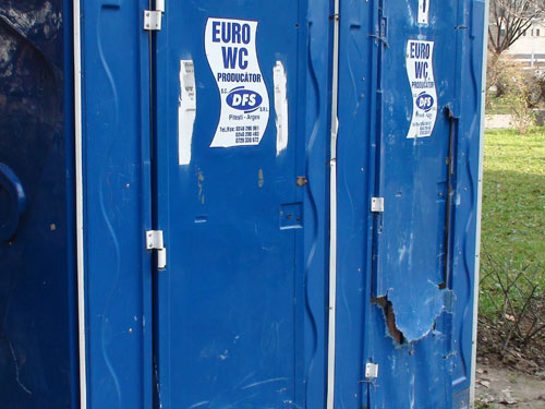 Toalete vandalizate (c) eMM.ro